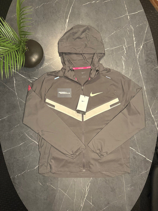 Nike UV Windrunner 'Charcoal Pink'